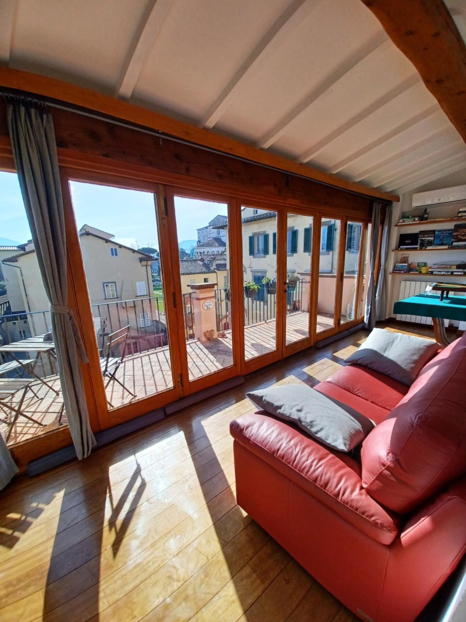 Terrazza Coccode' Spazioso Con Vista Mozzafiato! ลุคคา ภายนอก รูปภาพ