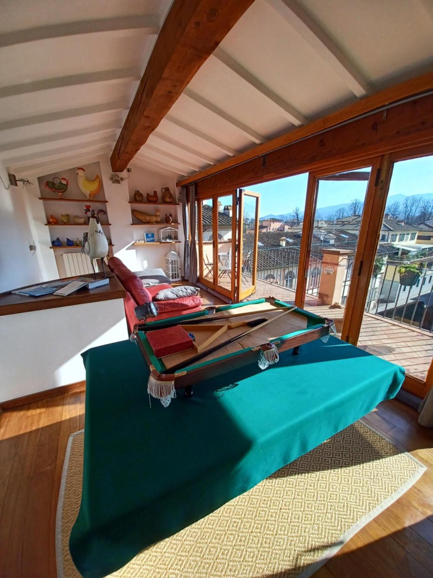 Terrazza Coccode' Spazioso Con Vista Mozzafiato! ลุคคา ภายนอก รูปภาพ