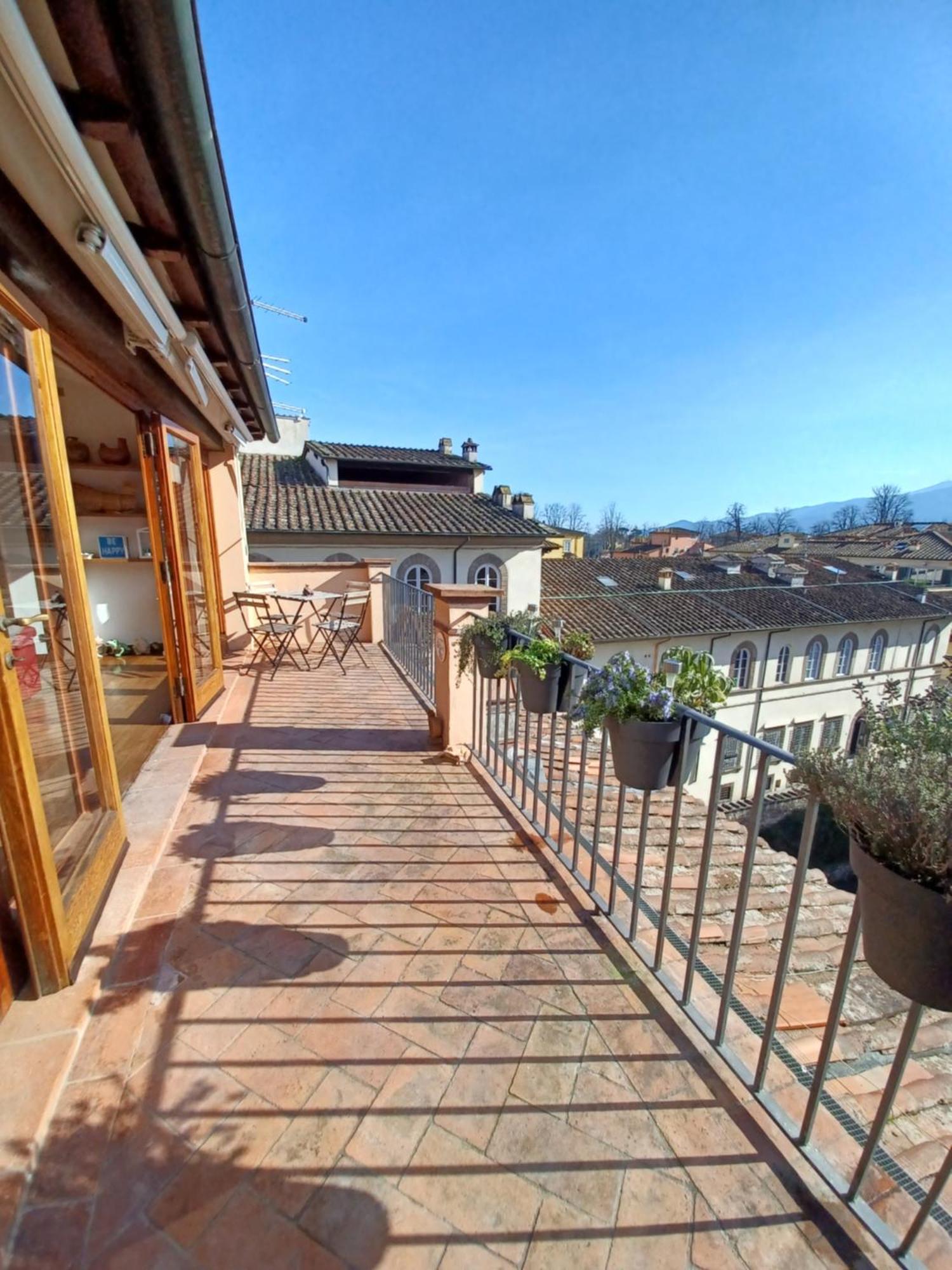 Terrazza Coccode' Spazioso Con Vista Mozzafiato! ลุคคา ภายนอก รูปภาพ