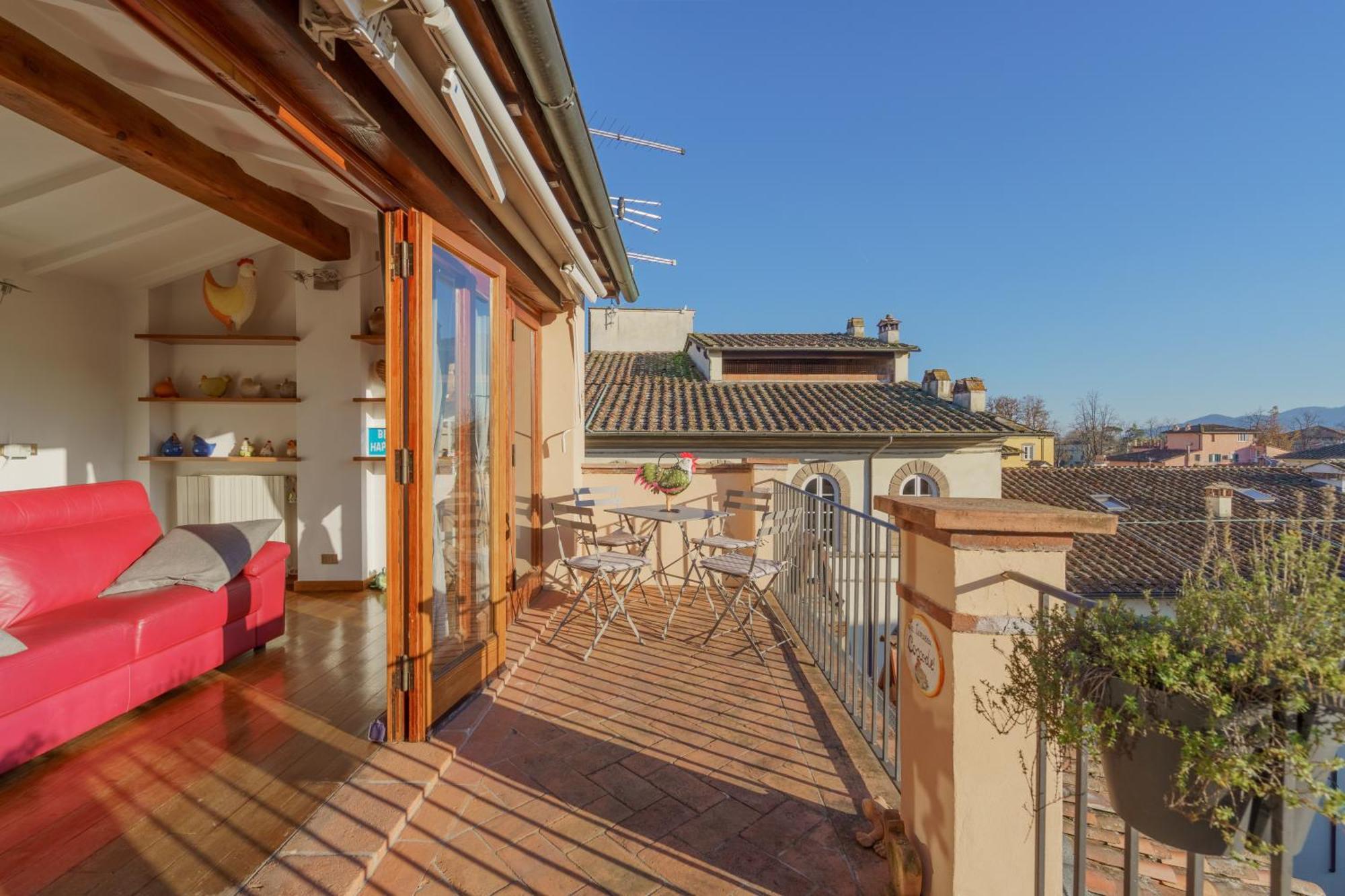 Terrazza Coccode' Spazioso Con Vista Mozzafiato! ลุคคา ภายนอก รูปภาพ