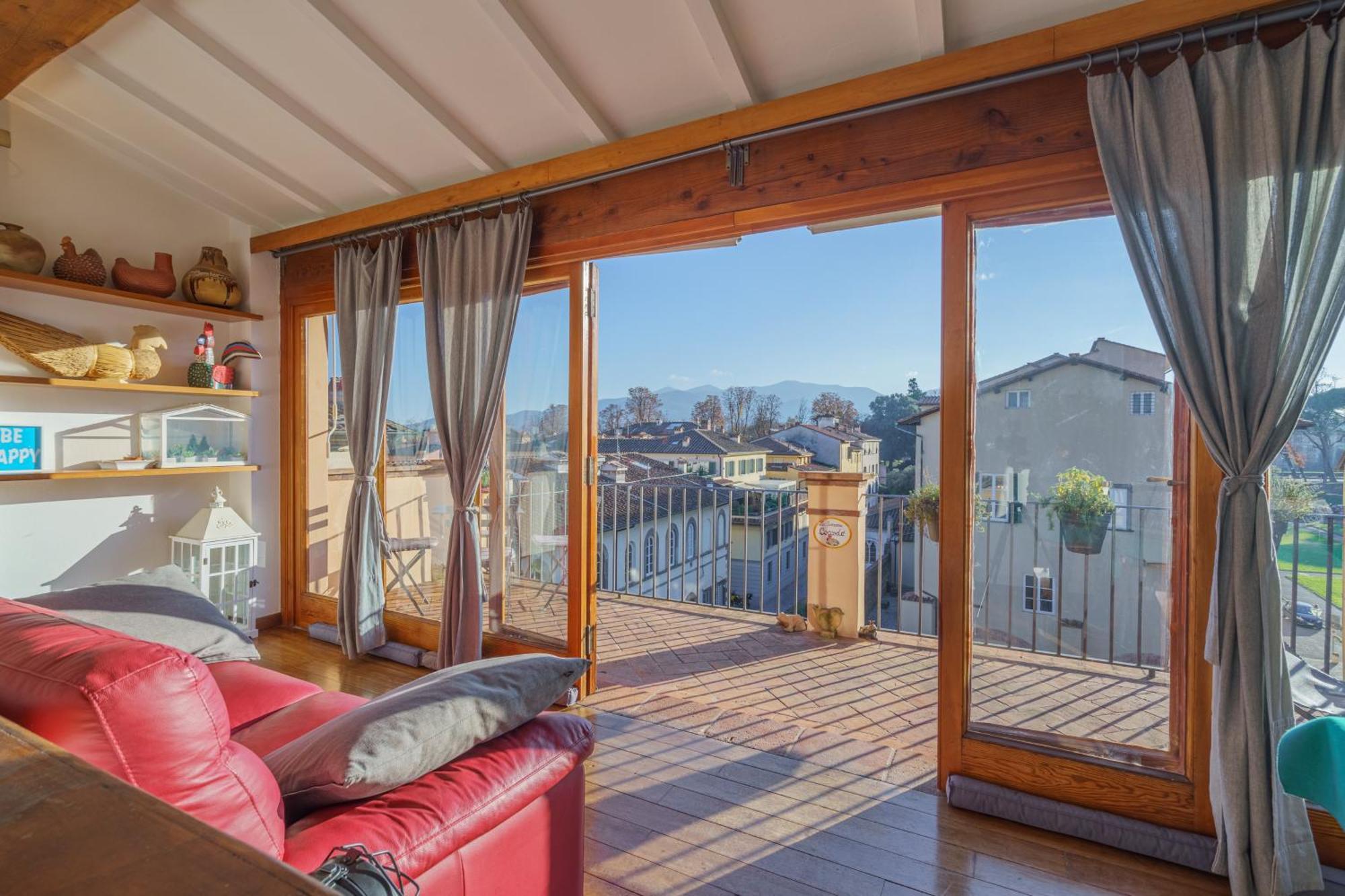 Terrazza Coccode' Spazioso Con Vista Mozzafiato! ลุคคา ภายนอก รูปภาพ